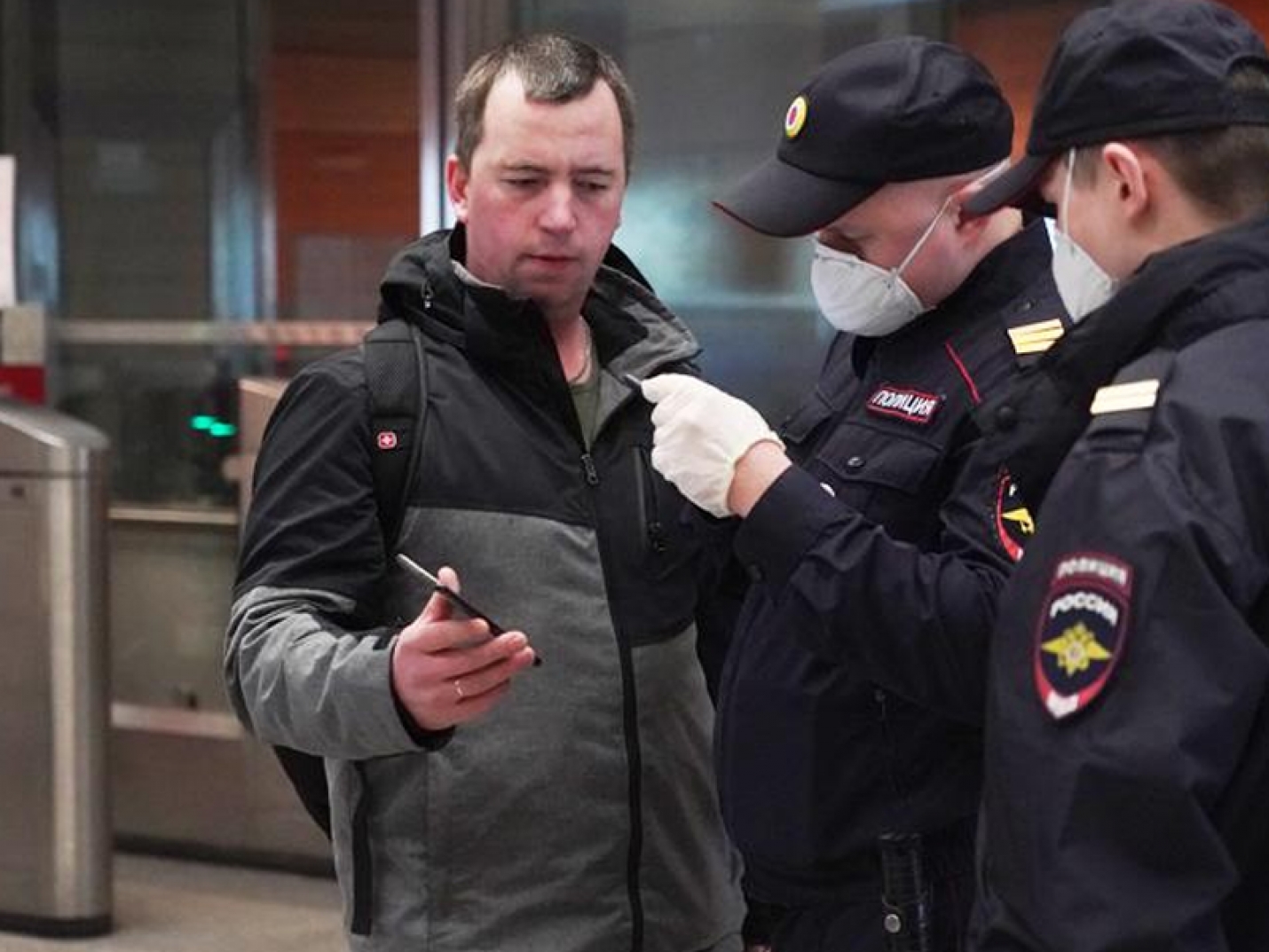 Дептранс Москвы заявил об отсутствии очередей на станциях метро